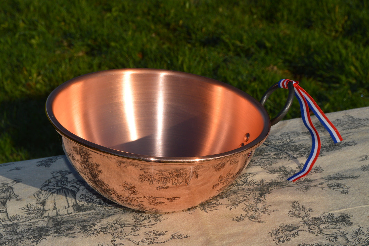Nouveau bol à mélanger en cuivre NKC 20 cm 8 » Cul de Poule Normandie Cuisine Bol en cuivre Nouveau cuivre de fabrication traditionnelle 20 cm 1,2 mm Poignée en anneau de fer fixe