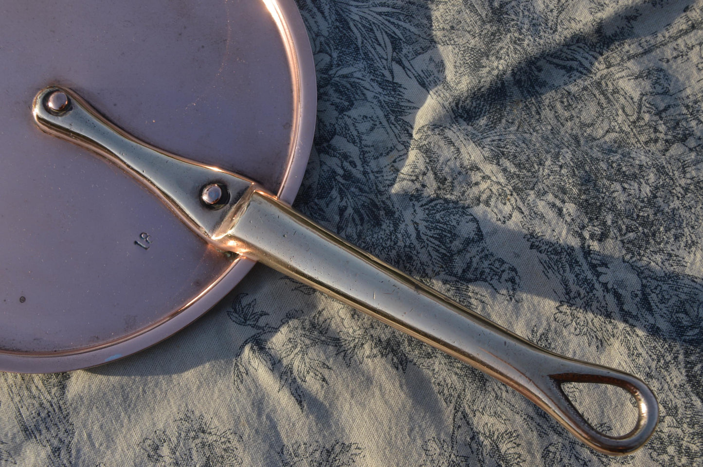 Copper Pan Lid To Fit 18cm Quality New Hand Wiped Tin Lining Proud Copper Rivets Copper Pan Lid Stick Lid Lollipop Lid Bronze Handle Heavy