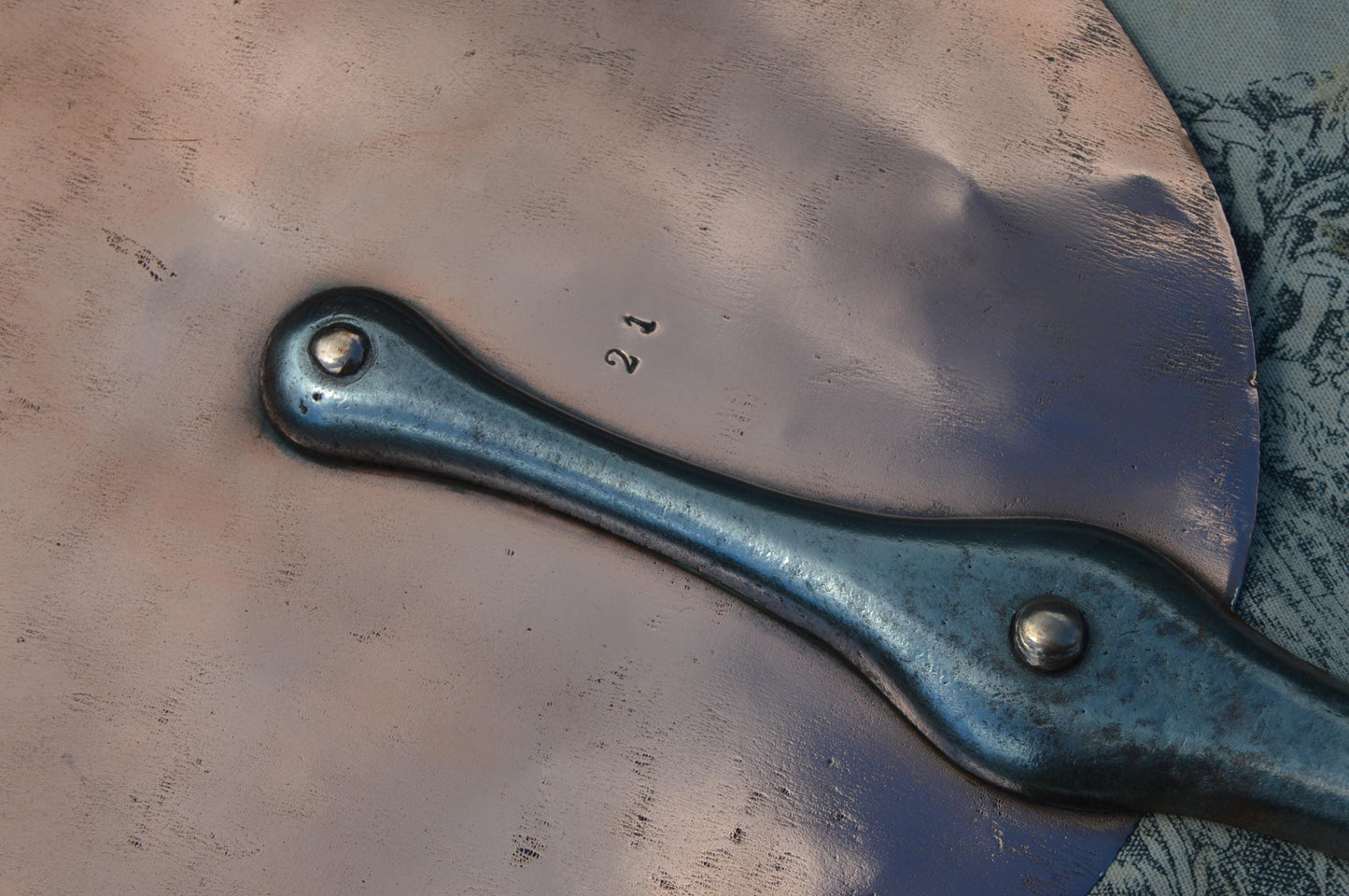 Stick Lid Antique French Hammered Copper 23.2cm 9 1/8" New Tin 668 grams 1lb 7.6 oz Splash Lid Copper Rivets Forged Iron Handle