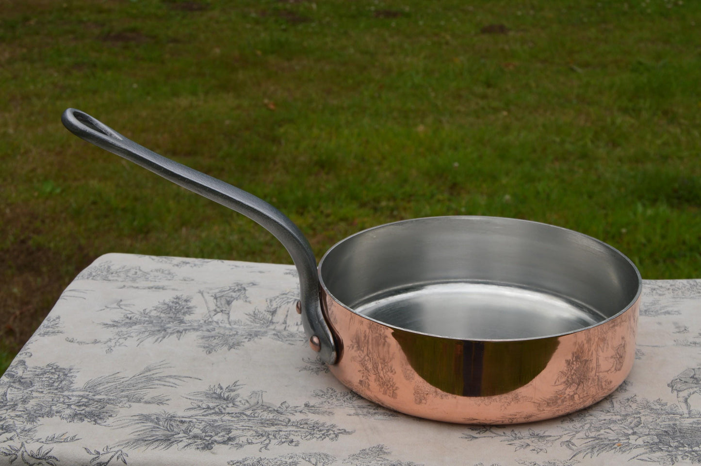Vintage French Copper Sauté Pan: 2.7mm, Hand-Tinned, Cast Iron Handle, 9.5" 24cm