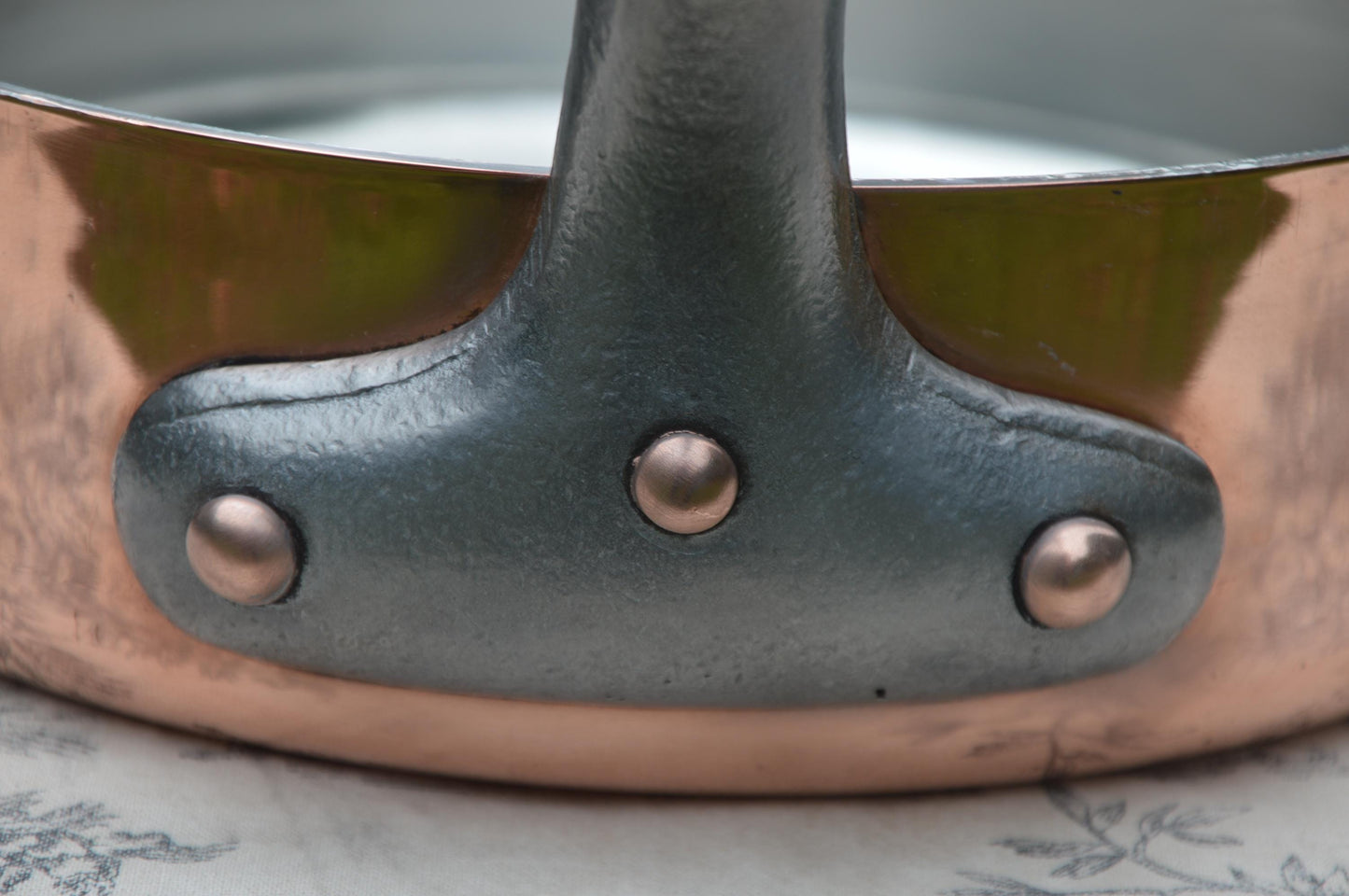 Vintage French Copper Sauté Pan: 2.7mm, Hand-Tinned, Cast Iron Handle, 9.5" 24cm