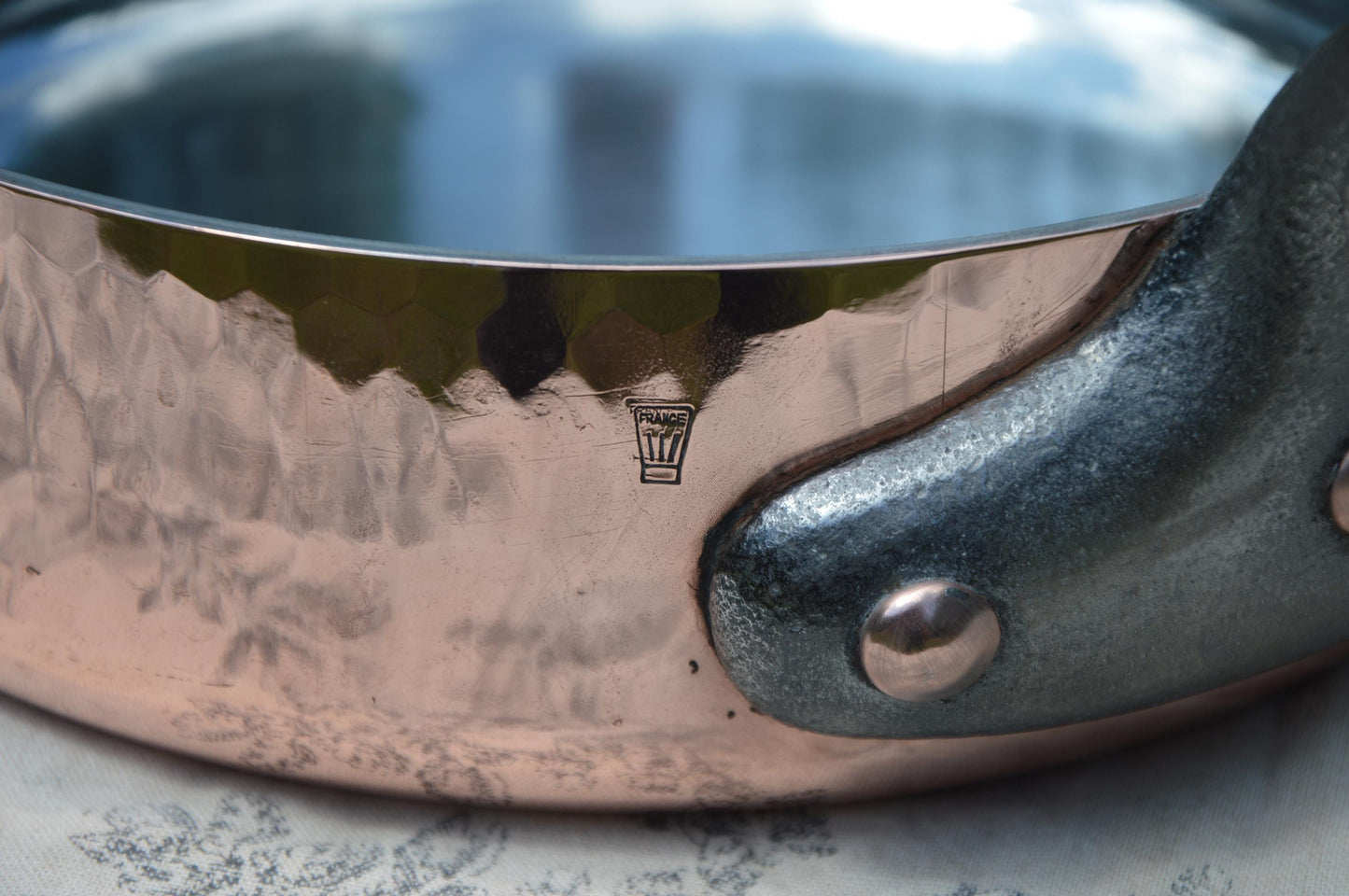 Sauté Matfer 24cm 9 1/2" Vintage French Copper Professional Saute Pan 2.8mm New Villedieu Tin Iron Handles Copper Rivets Classic Base Dents