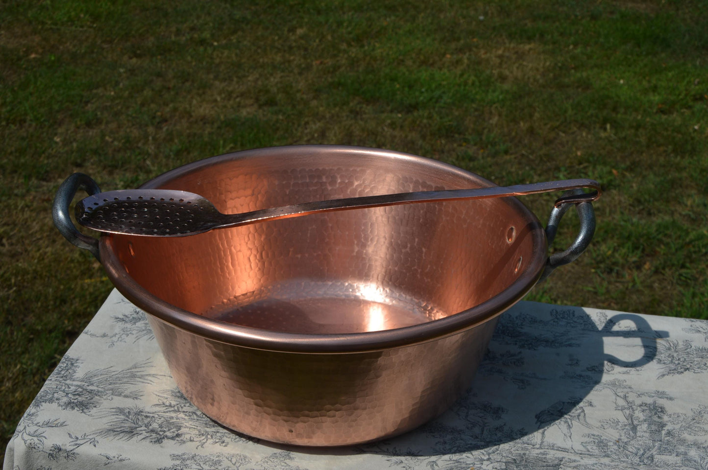GAOR Copper Jam Pan Hammered 41cm across 16.5" Ecumoire Copper Pan Preserves Confiture French Vintage Copper Jelly Pan Iron Handles