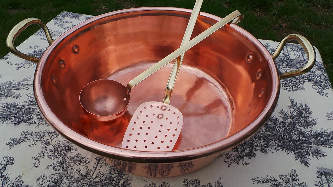 What foods do you cook with lined copper pans or unlined copper pans? What is the difference?