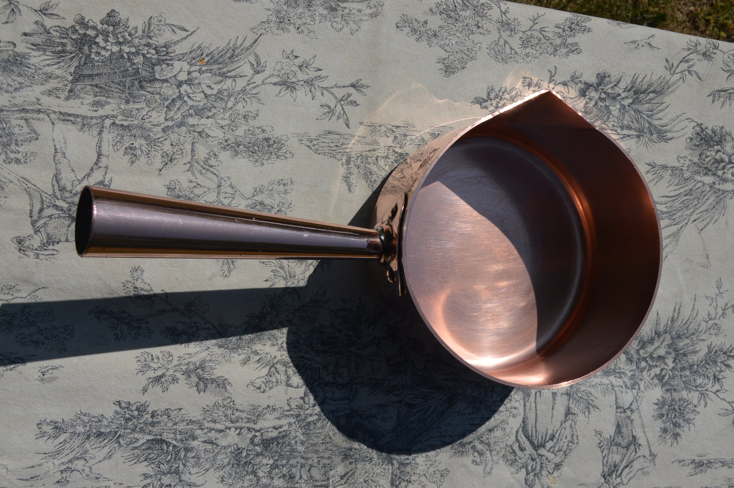 Sugar Pan Antique Copper Sugar Pan Hollow Handle 2.2mm 16cm Traditional Spout Fabulous Patina Caramel Pan A Real Find Proper Patissier Pan