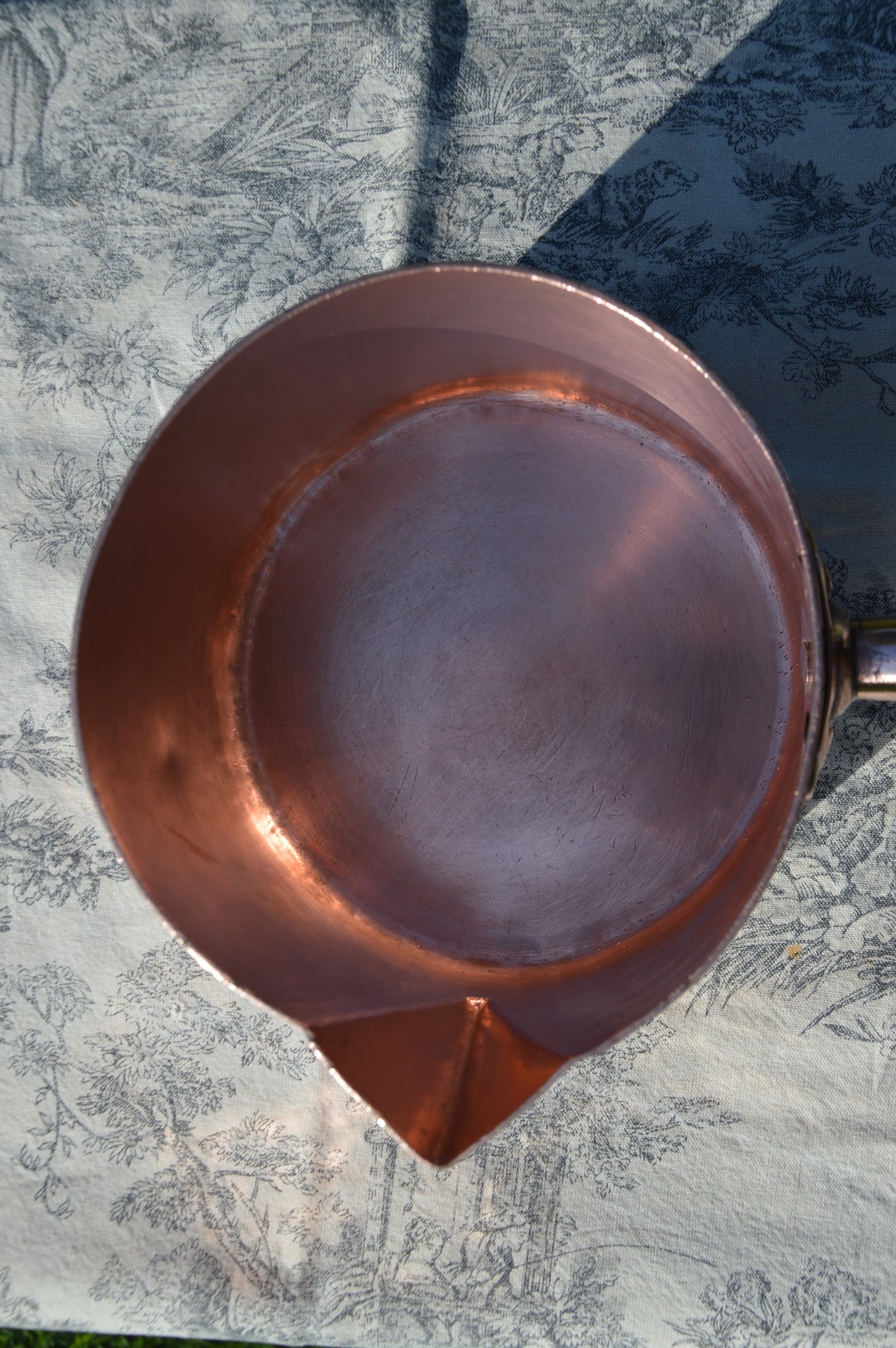 Vintage Matfer Copper Patisserie Sugar Pan – Traditional Spout, Hollow Handle 16cm Hand Hammered