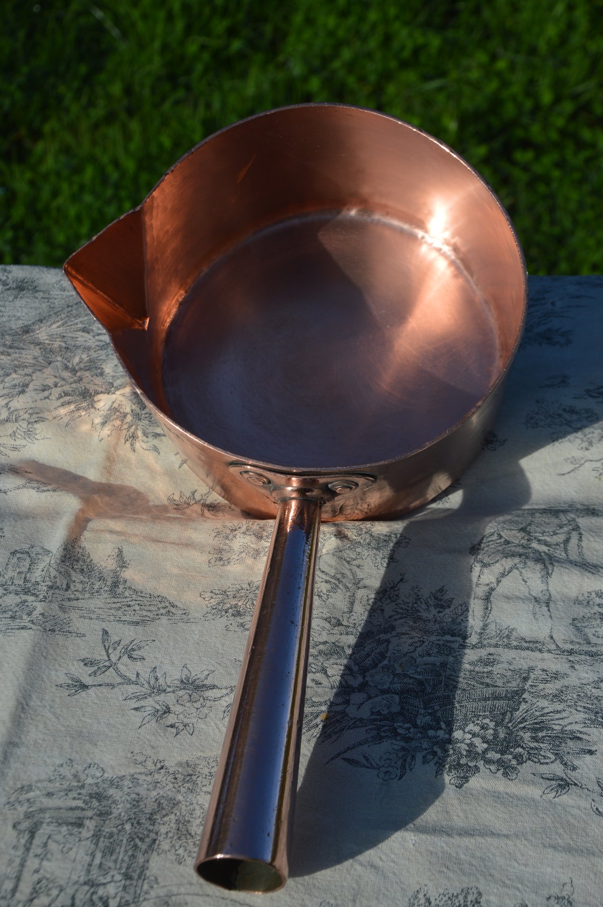 Vintage Matfer Copper Patisserie Sugar Pan – Traditional Spout, Hollow Handle 16cm Hand Hammered