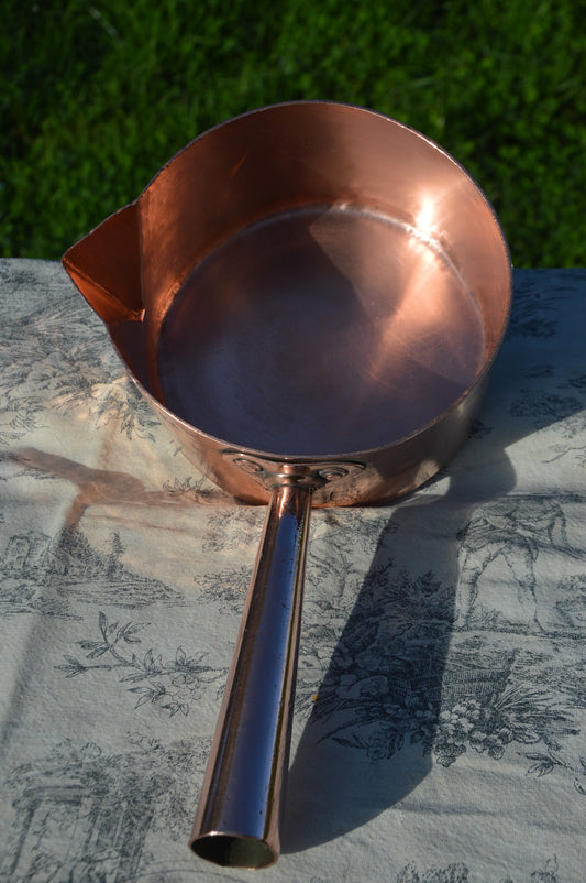 Vintage Matfer Copper Patisserie Sugar Pan – Traditional Spout, Hollow Handle 16cm Hand Hammered
