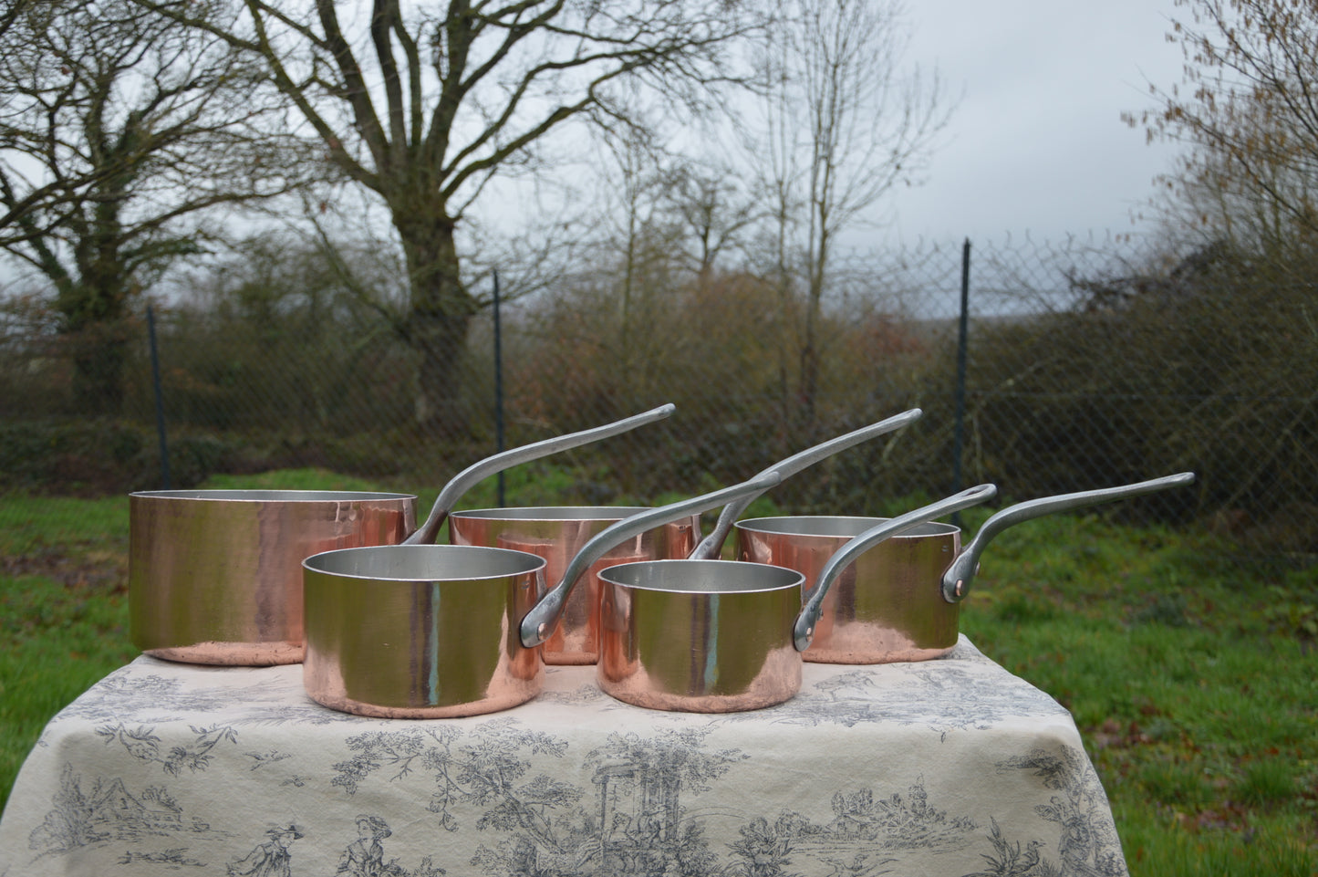 Vintage Five Copper Pans 2.6-2.8mm 14cm-22cm Very Well Used French Professional Graduated Made in France Iron Handles New Hand Wiped Tin