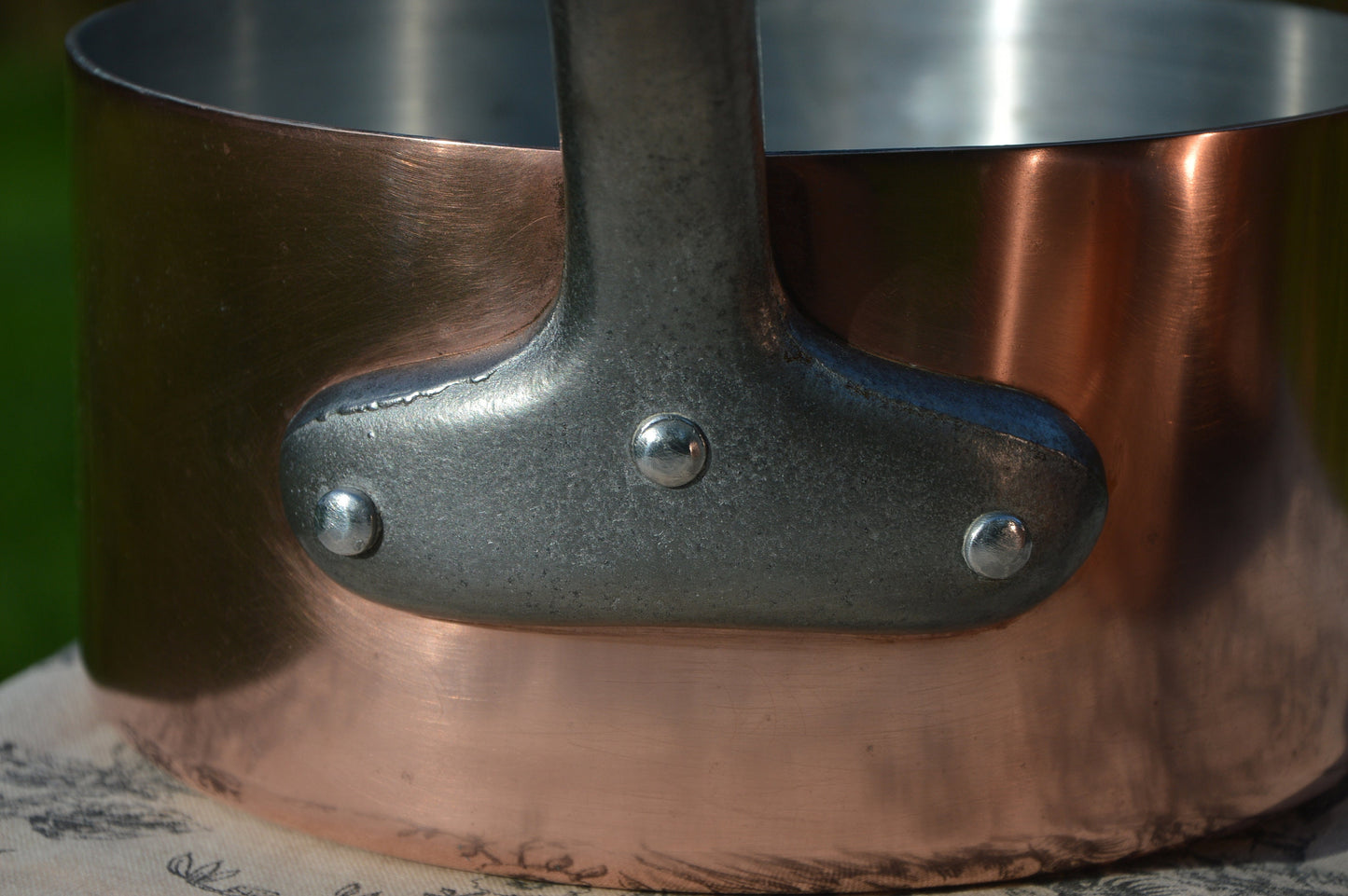 Poêles en cuivre Quatre poêles en cuivre vintage doublées d'aluminium exceptionnelles Français 1,7-1,9 mm 4,1 kilos 9lbs 3,6 oz doublures en aluminium de cuivre de qualité