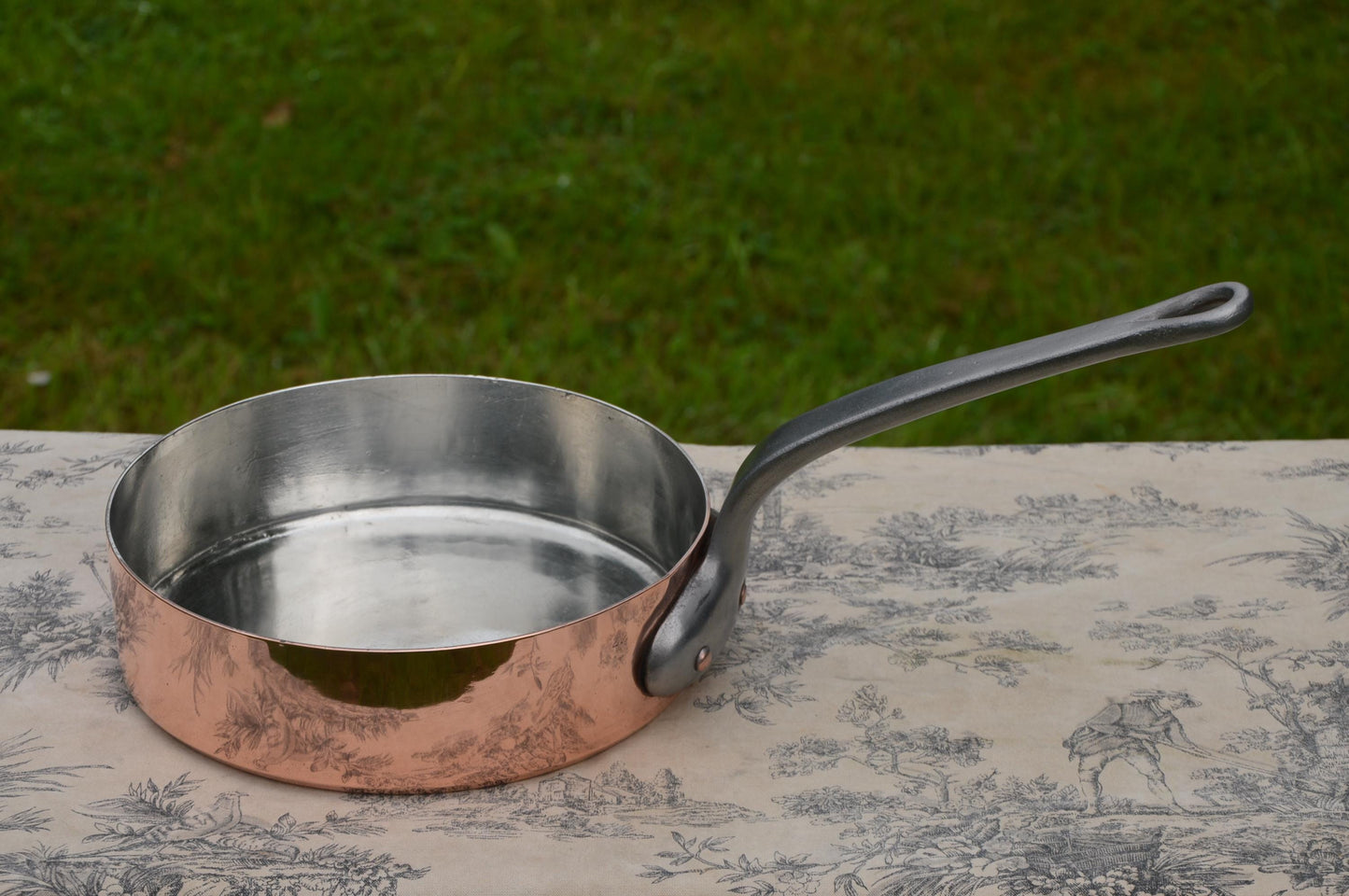 Copper Saute Pan Antique French Professional Saute Pan 22cm 8 1/2" 1.7mm Cast Iron Handle New Recent Tin Lined Hand Raised Beveled Edge