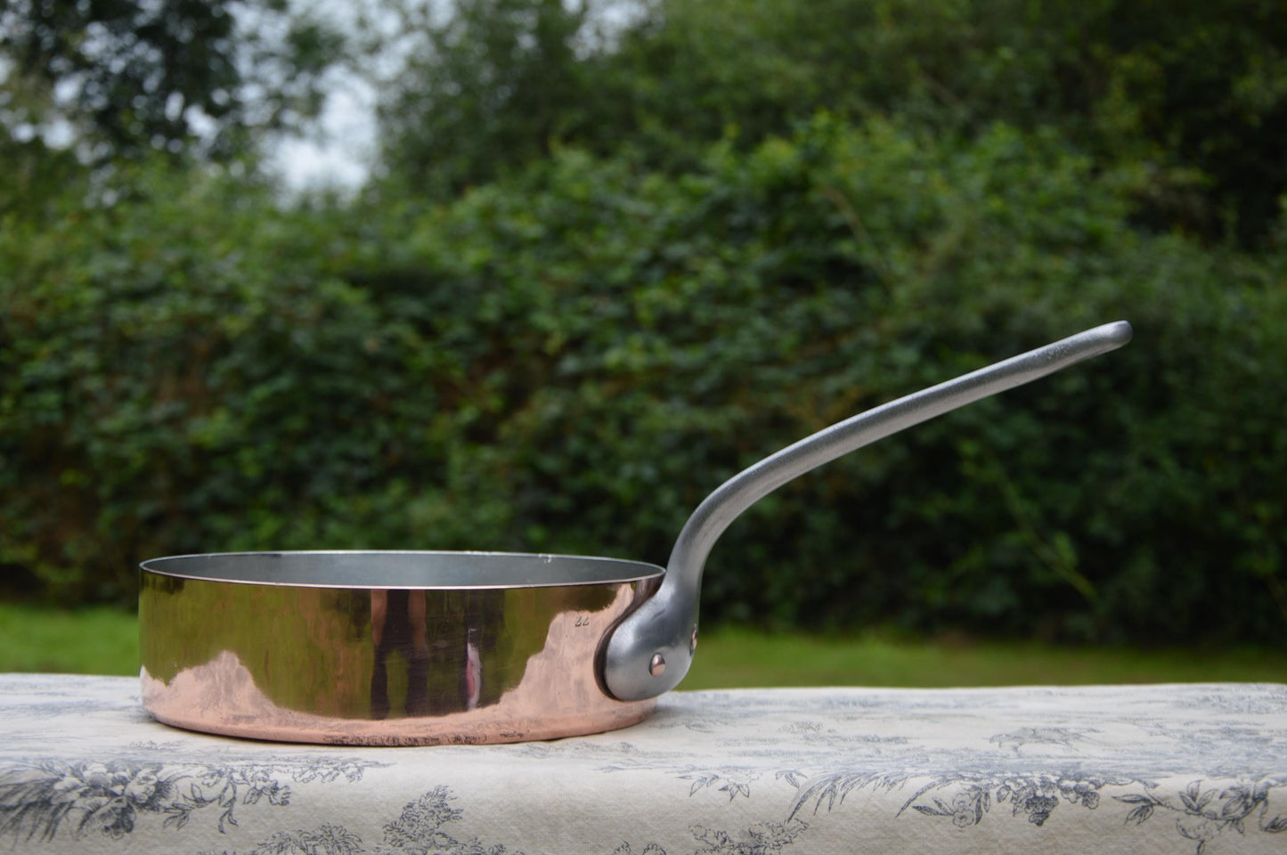 Copper Saute Pan Antique French Professional Saute Pan 22cm 8 1/2" 1.7mm Cast Iron Handle New Recent Tin Lined Hand Raised Beveled Edge