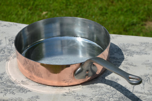 Vintage Serie Speciale Villedieu 1.9mm Copper Frying Saute Pan French 24cm New Atelier du Cuivre Hand Wiped Tin Fabulous Quality Copper