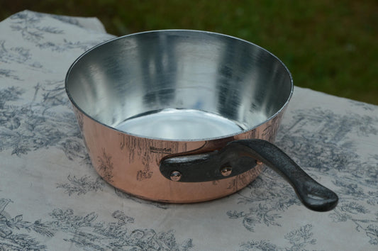 Copper Pan 2.2mm Sauteuse Évasée French Vintage Superior Vintage French Pan Windsor Pot 2.2mm 18cm Copper Signature Pan Cast Iron Handle