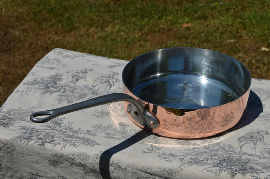 Vintage Serie Speciale Villedieu 1.4mm Copper Frying Saute Pan French 24cm New Atelier du Cuivre Hand Wiped Tin Fabulous Quality Copper