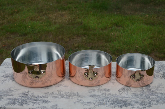 Set Three Vintage French Copper 14cm 16cm 20 cm 1.4-1.9mm Graduated Pans Cast Bronze Handles Copper Rivets Villedieu Stamped Made in France