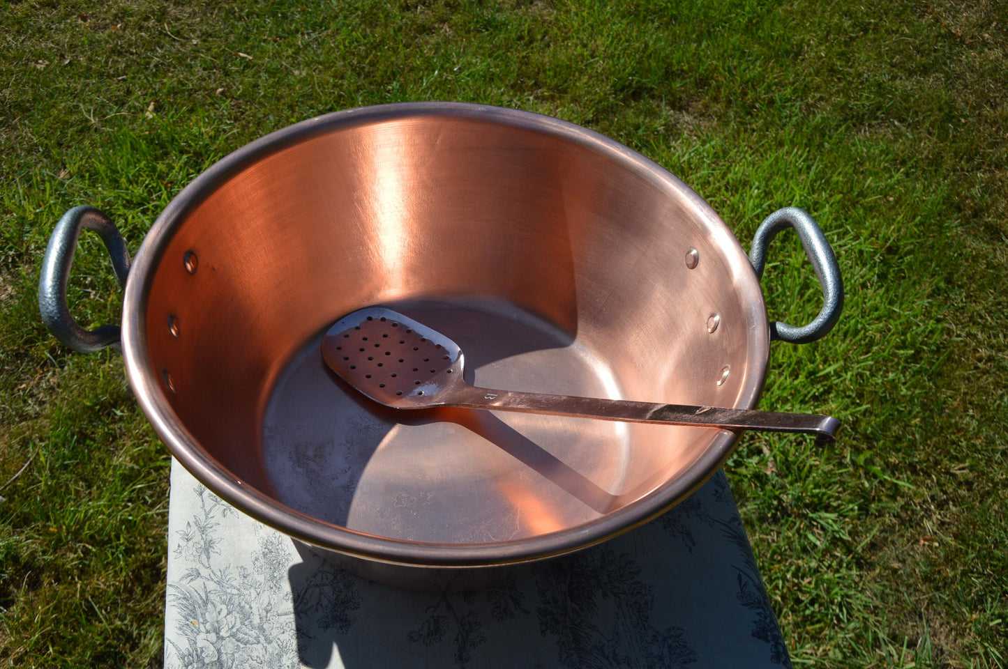 Massive Jam Pan Vintage Copper Professional French Jelly Pan Ecumoire 40cm Rolled Top 3.97 kilos 8 lbs 12 oz Copper Cast Iron Handles
