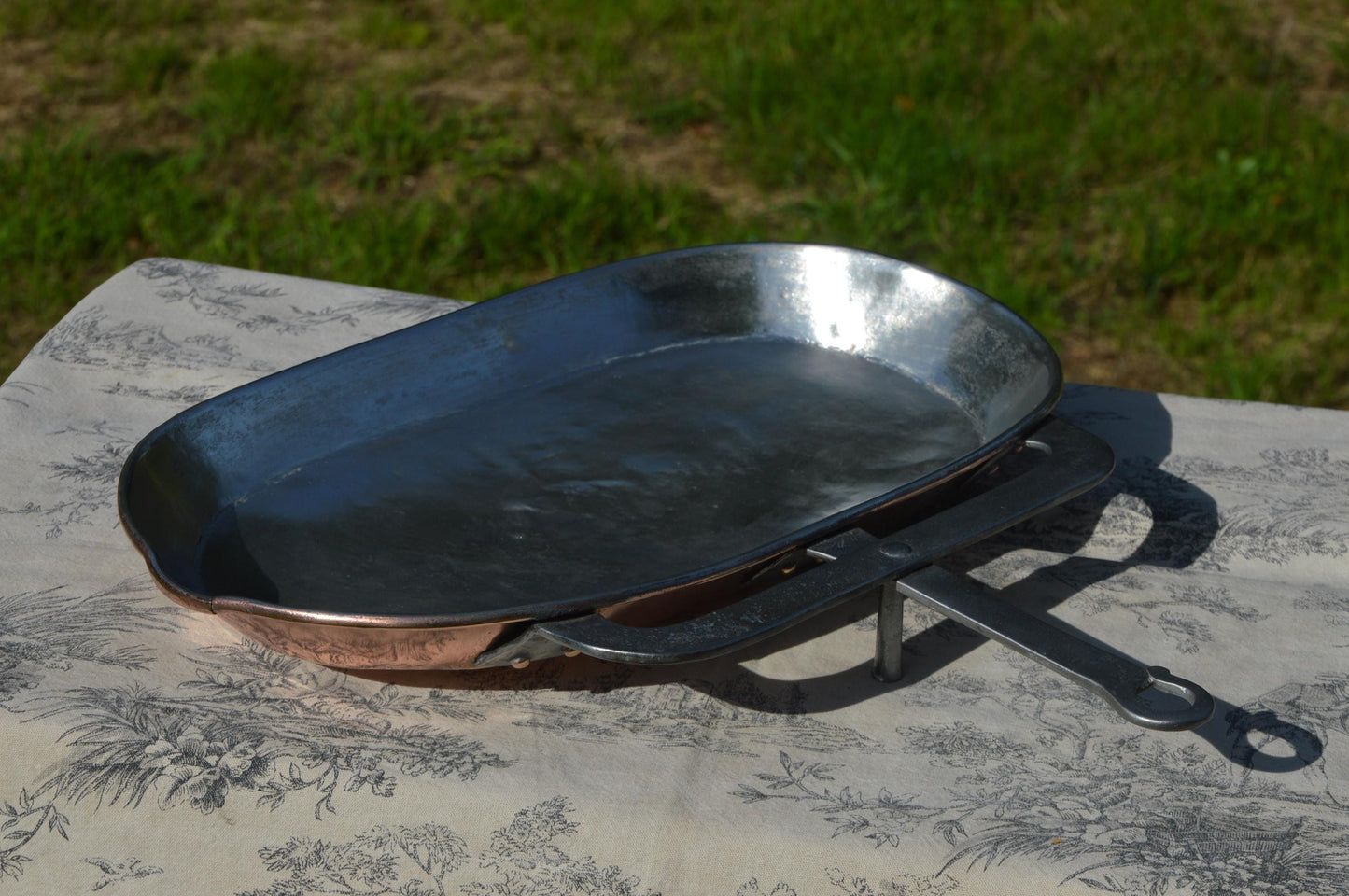 Antique Copper Lechefrite: Refurbished French Roasting Pan with Wrought Iron Handle