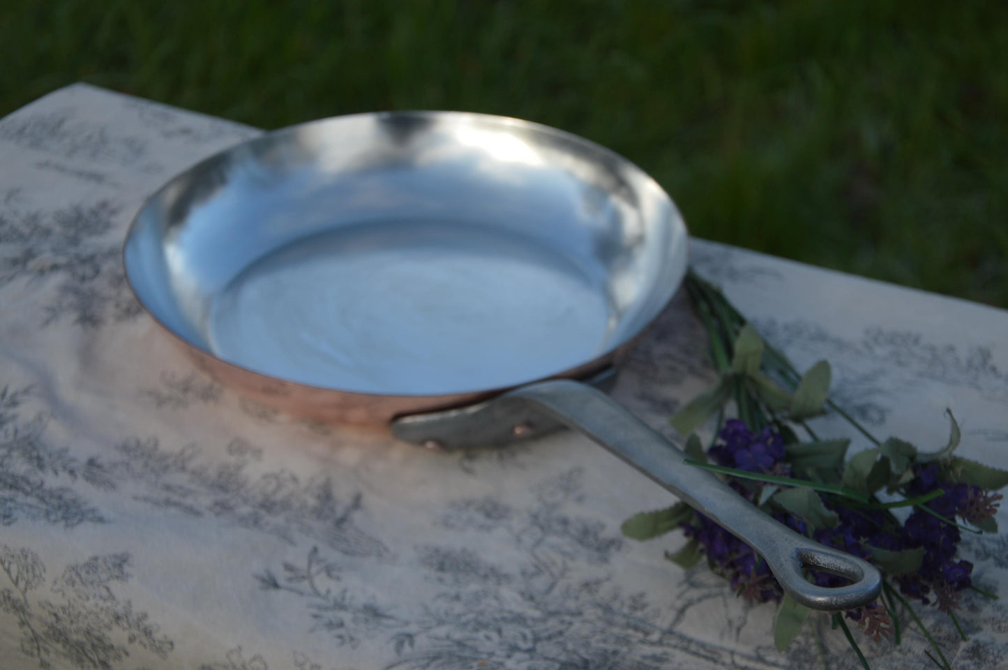 Hand-Wiped Tin Copper Frying Pan - Villedieu French Skillet 26cm