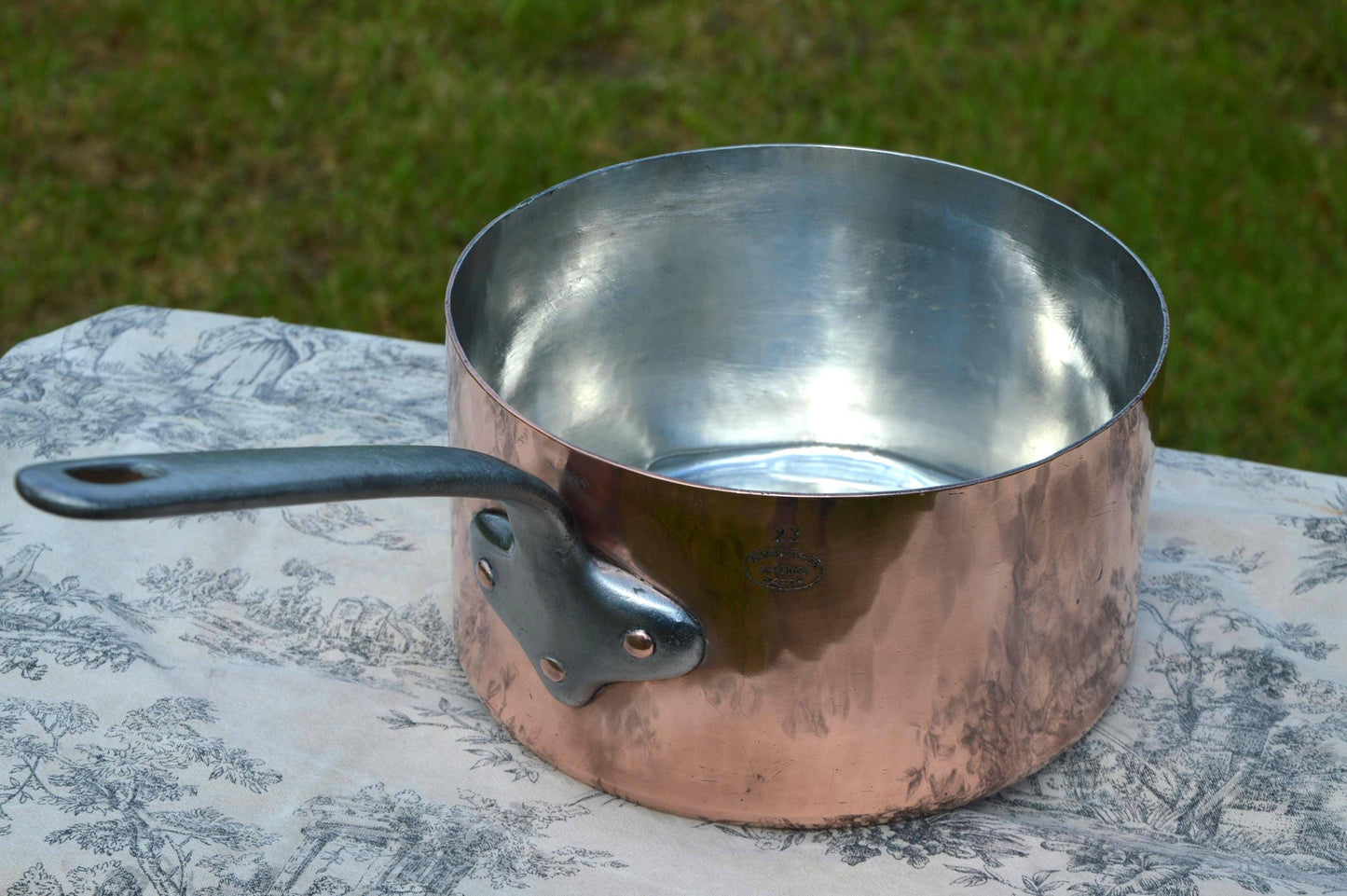 Grands Magasins Du Louvre Paris Antique Copper Saucepan French Professional 22cm 8 5/8 Inches Iron Handle New Hand Wiped Tin Lined 2.1mm