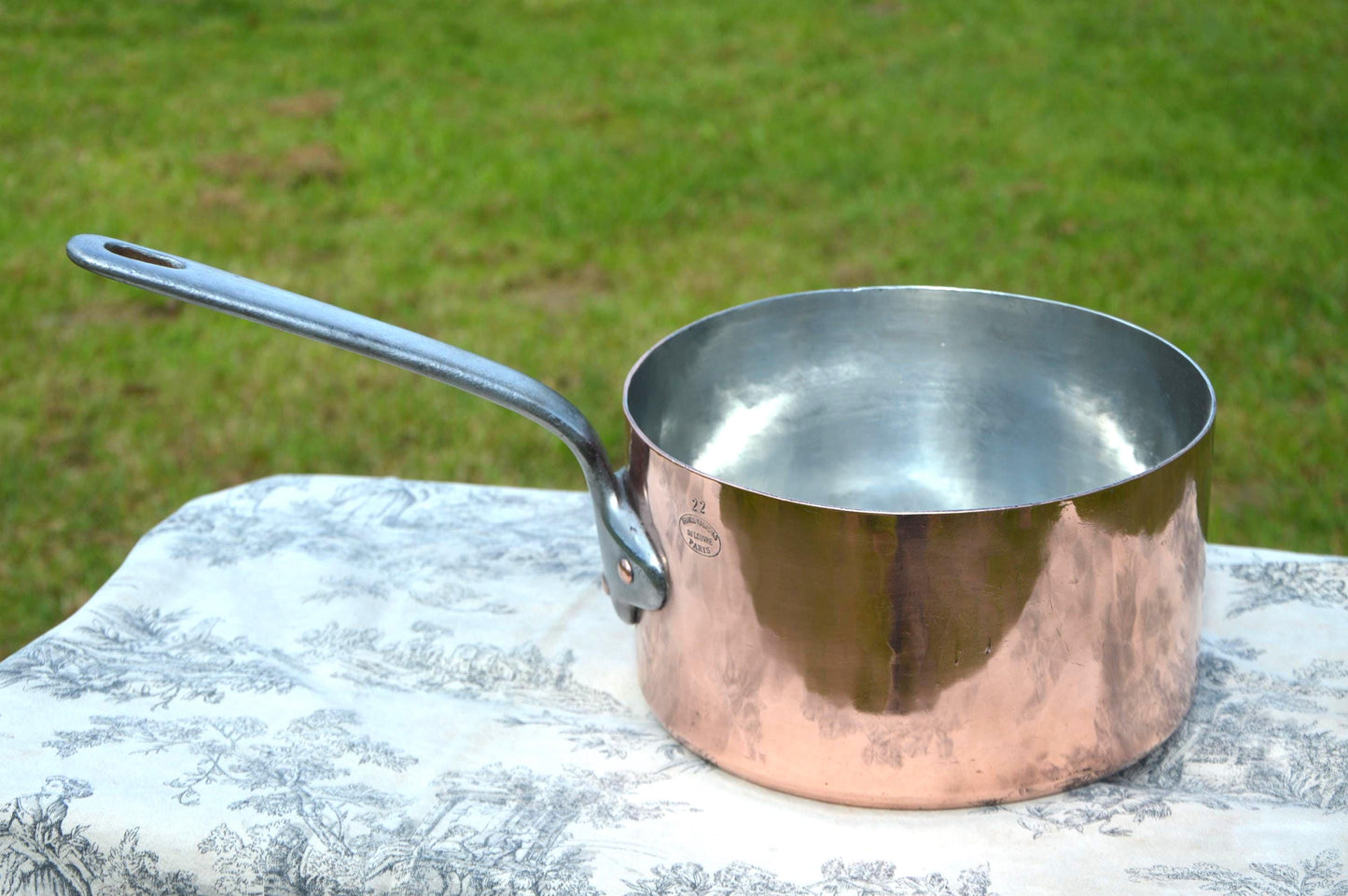 Grands Magasins Du Louvre Paris Antique Copper Saucepan French Professional 22cm 8 5/8 Inches Iron Handle New Hand Wiped Tin Lined 2.1mm