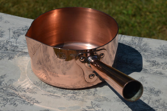 Sugar Pan Antique Copper Sugar Pan Hollow Handle 2.2mm 16cm Traditional Spout Fabulous Patina Caramel Pan A Real Find Proper Patissier Pan