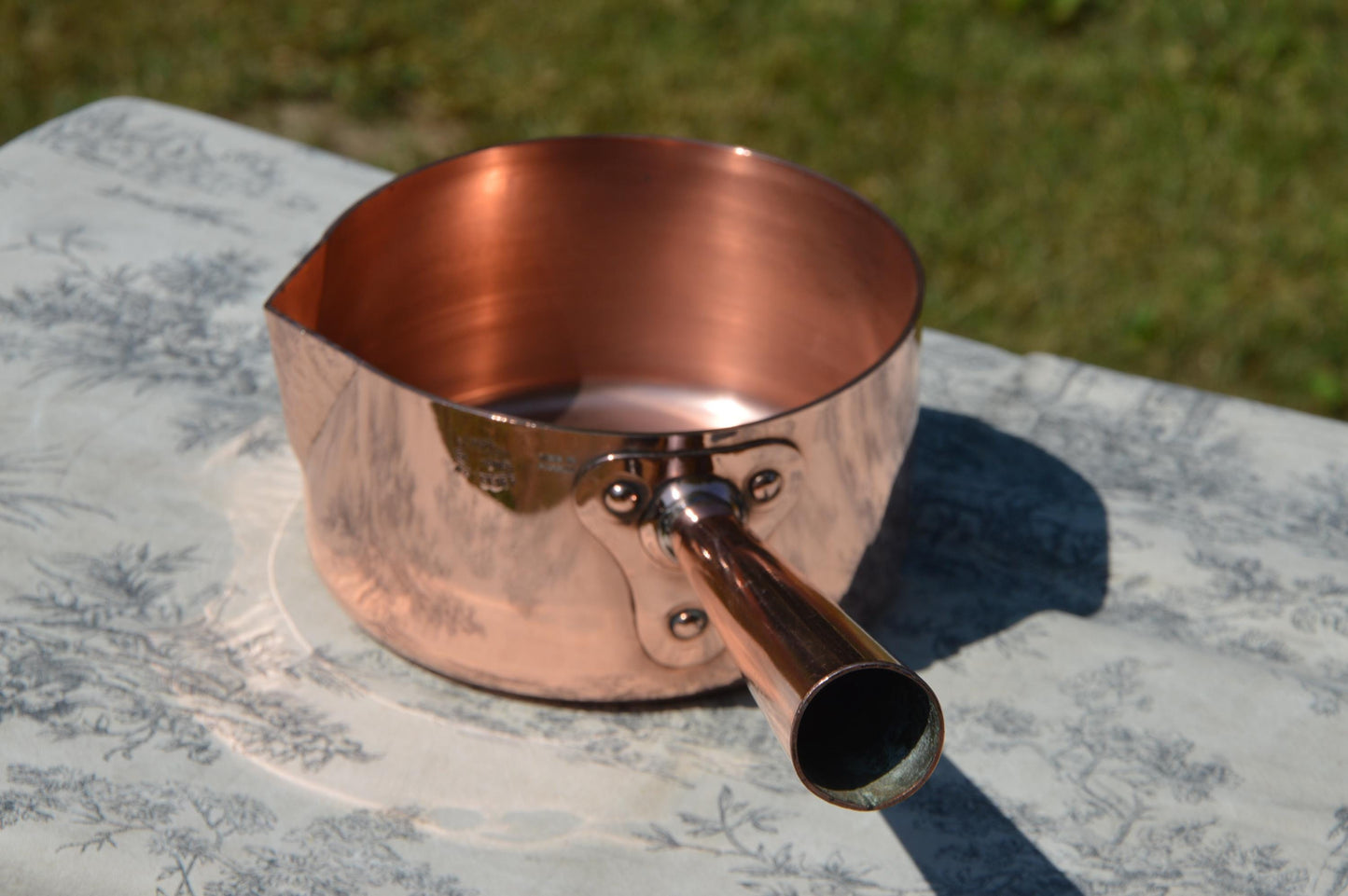 Sugar Pan Antique Copper Sugar Pan Hollow Handle 2.2mm 16cm Traditional Spout Fabulous Patina Caramel Pan A Real Find Proper Patissier Pan