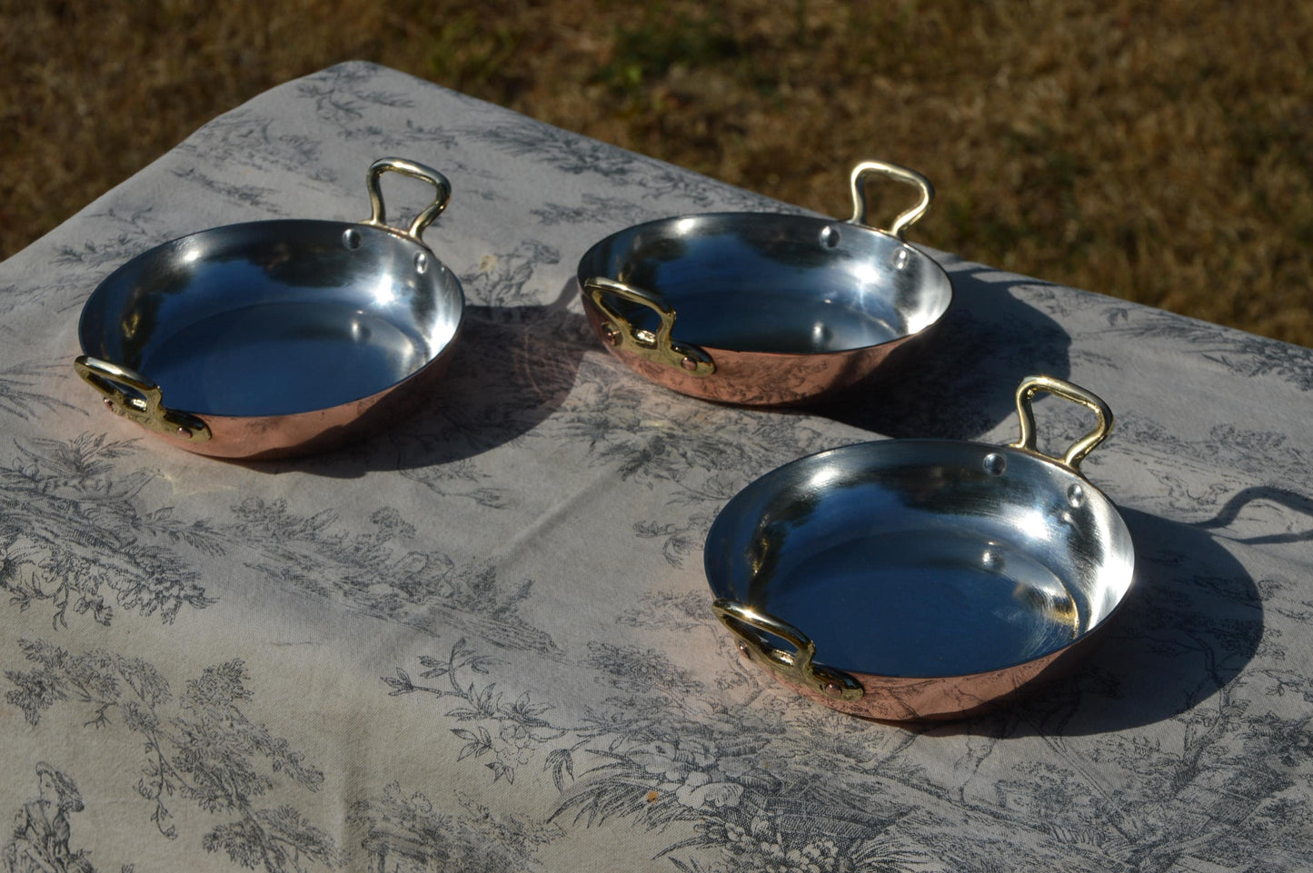 New Tin Three Gratin Pans French Copper Dishes Vintage Round 14cm 5 1/2 Inches Copper Rivets Bronze Handles Villedieu Quality
